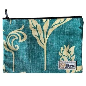 REYN SPOONER Floral Zippered Cosmetic Bag